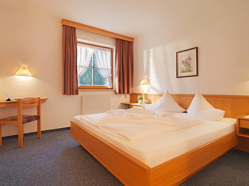 Landhaus Strolz St. Anton am Arlberg Zimmer foto