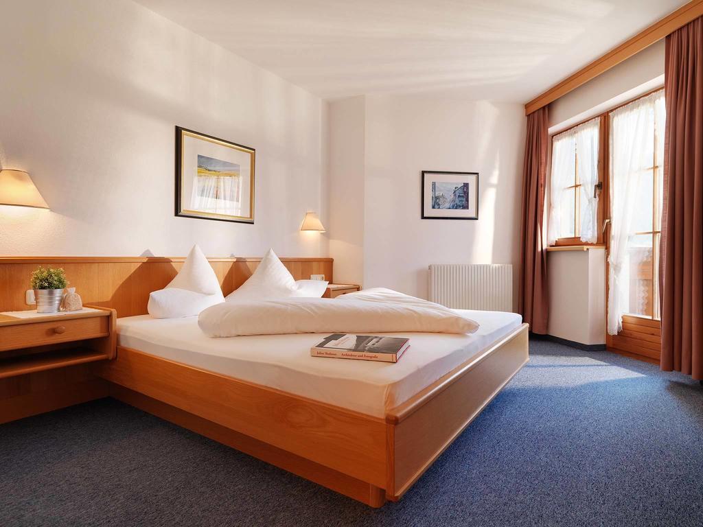 Landhaus Strolz St. Anton am Arlberg Zimmer foto