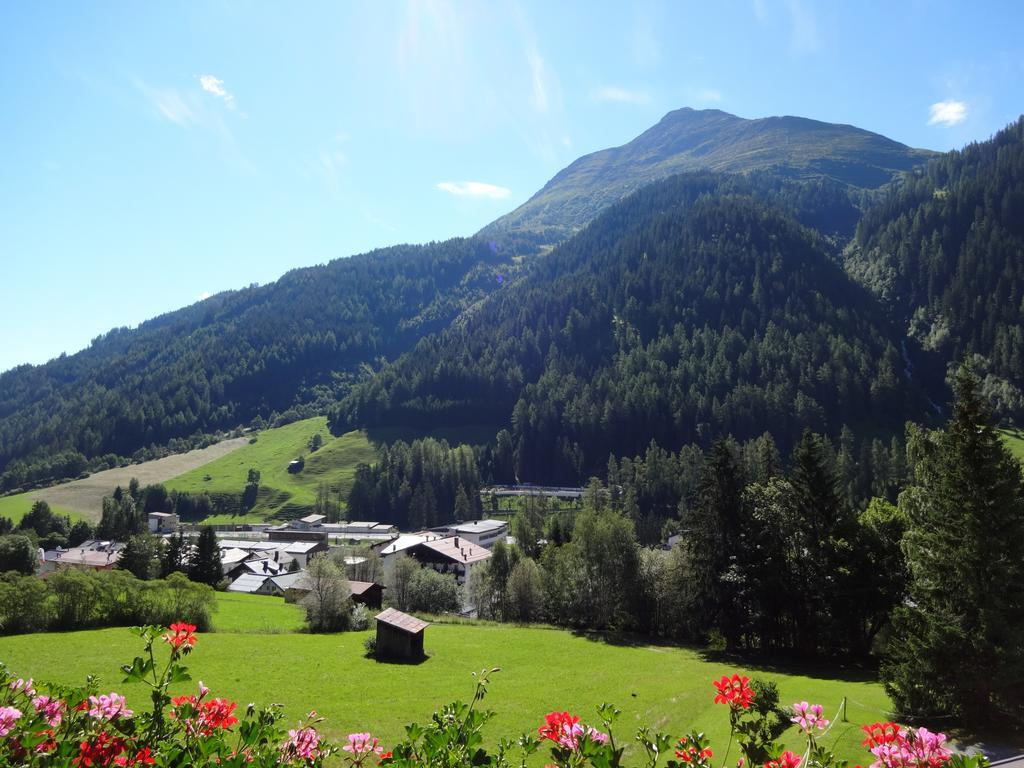 Landhaus Strolz St. Anton am Arlberg Zimmer foto