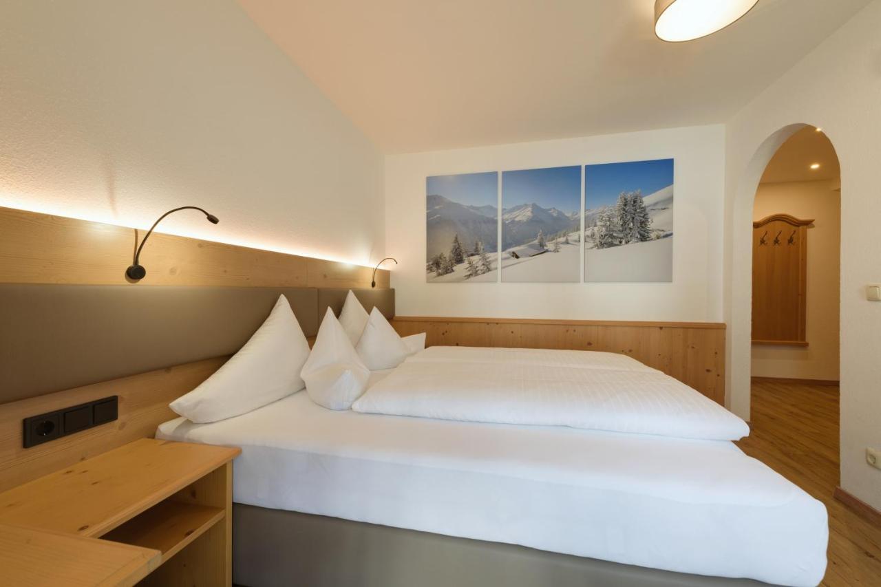 Landhaus Strolz St. Anton am Arlberg Exterior foto