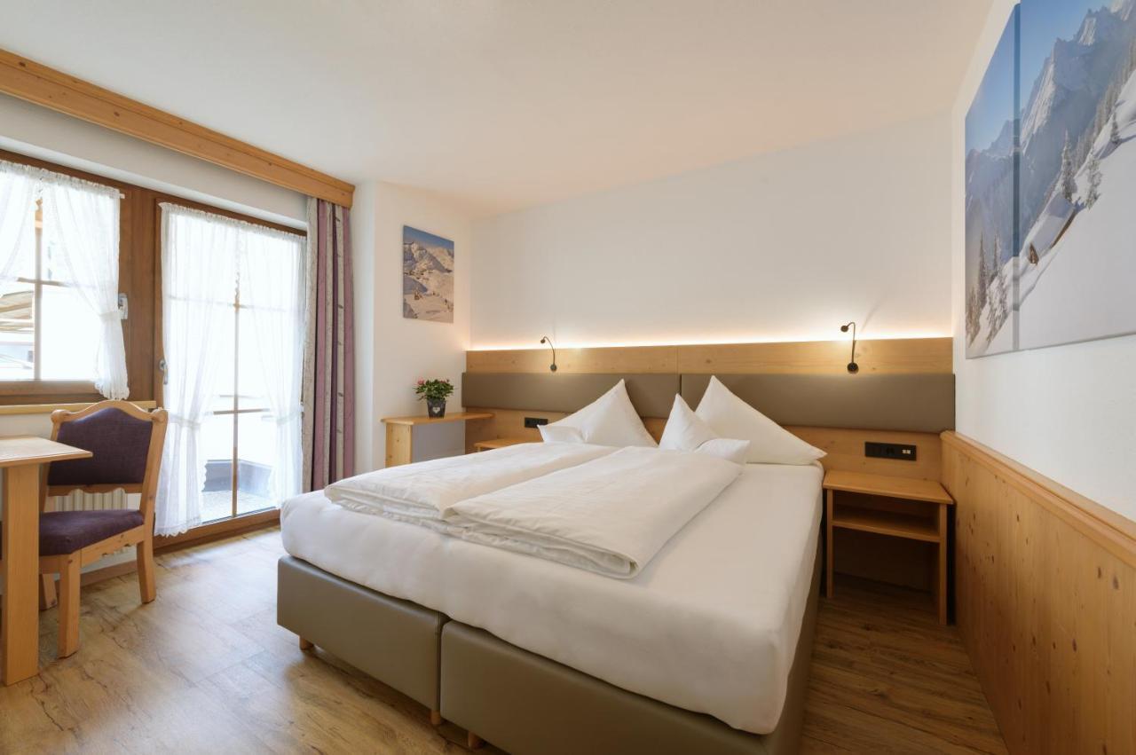 Landhaus Strolz St. Anton am Arlberg Exterior foto