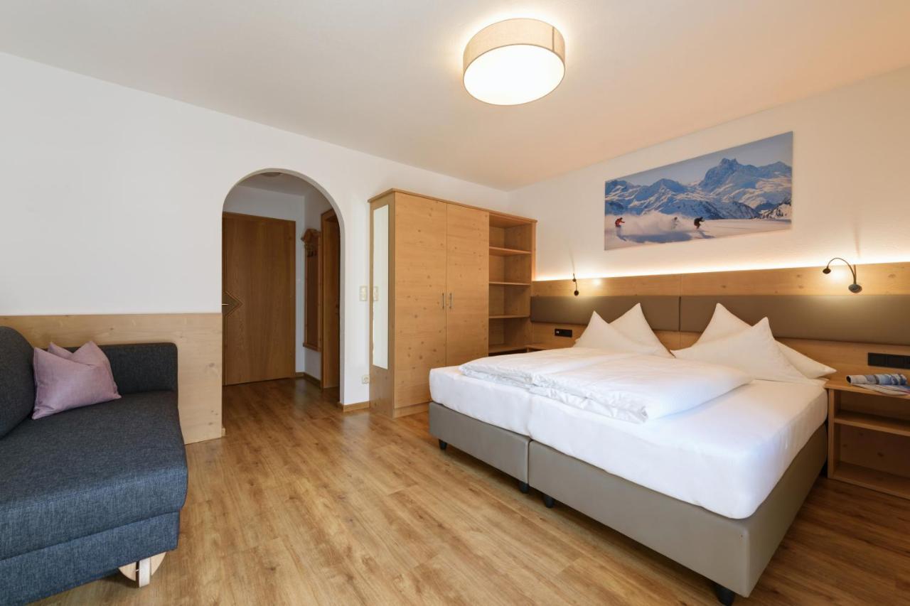 Landhaus Strolz St. Anton am Arlberg Exterior foto