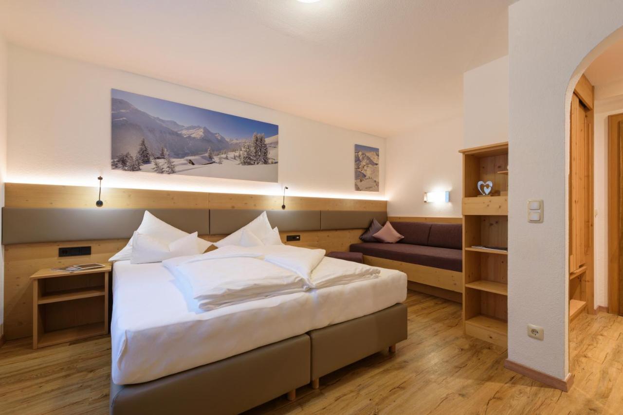 Landhaus Strolz St. Anton am Arlberg Exterior foto
