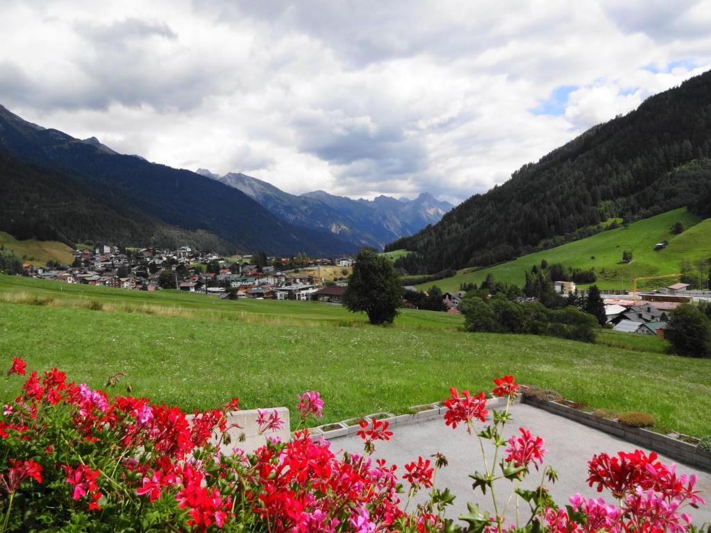 Landhaus Strolz St. Anton am Arlberg Zimmer foto