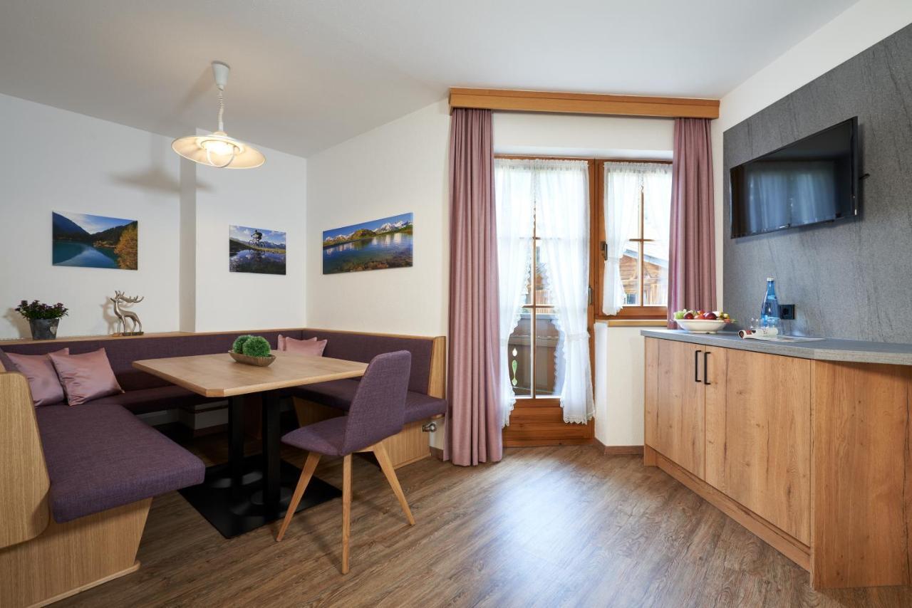 Landhaus Strolz St. Anton am Arlberg Exterior foto